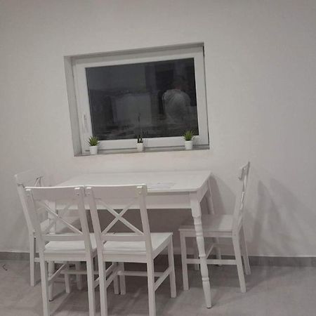 Horvath Apartman Daire Kestel Dış mekan fotoğraf