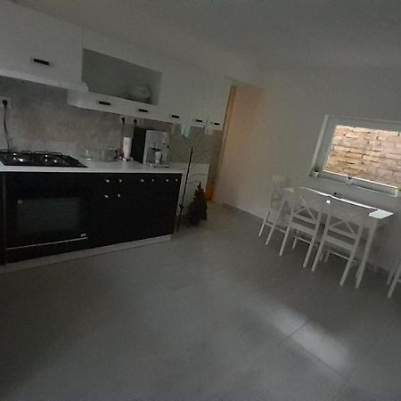 Horvath Apartman Daire Kestel Dış mekan fotoğraf