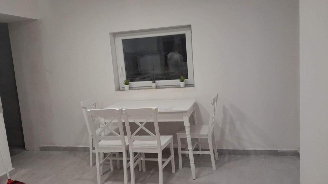 Horvath Apartman Daire Kestel Dış mekan fotoğraf