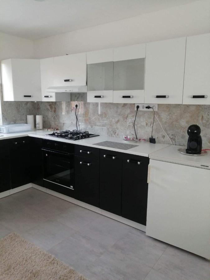 Horvath Apartman Daire Kestel Dış mekan fotoğraf