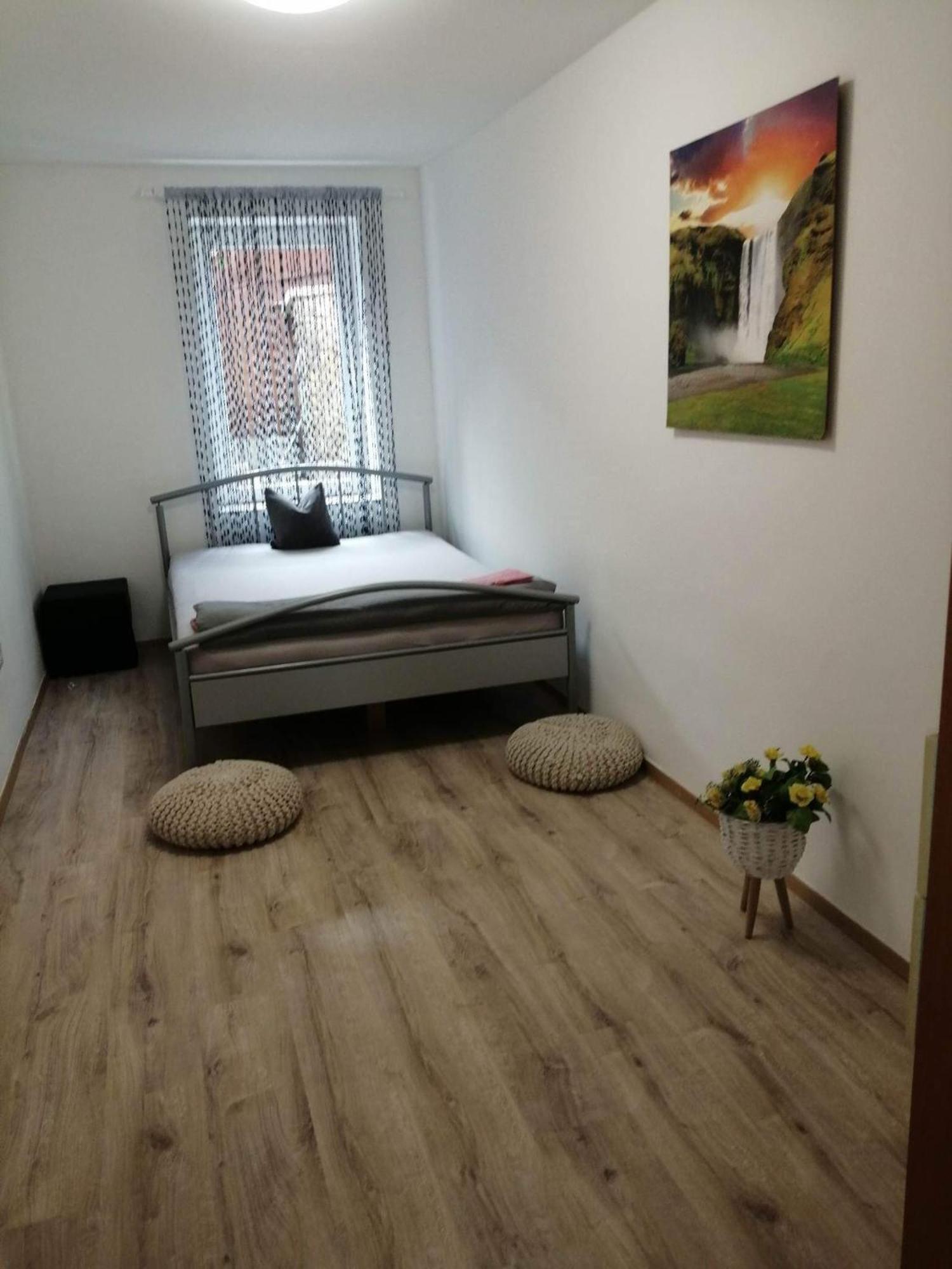 Horvath Apartman Daire Kestel Oda fotoğraf